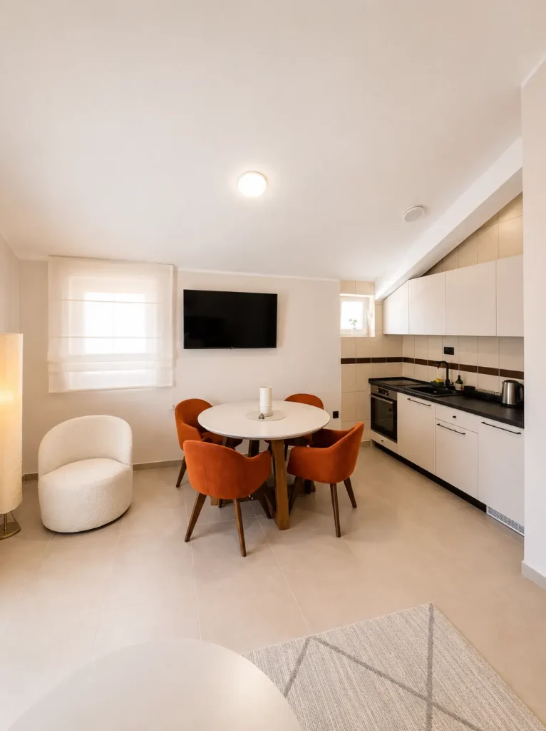 apartman sa terasom i pogledom na more