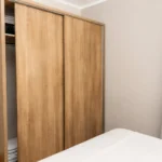 apartman sa terasom i pogledom na more